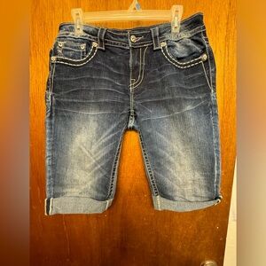 Women’s Miss Me shorts size 31 mid rise